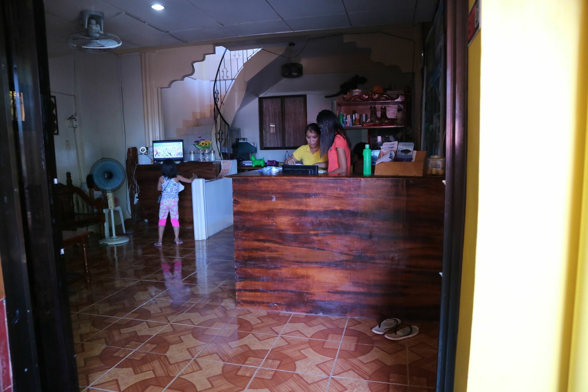 Lagrosa Backpackers Hotel Coron Bagian luar foto